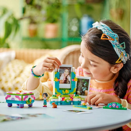 LEGO® Disney 43239 Mirabel képkerete és ékszerdoboza